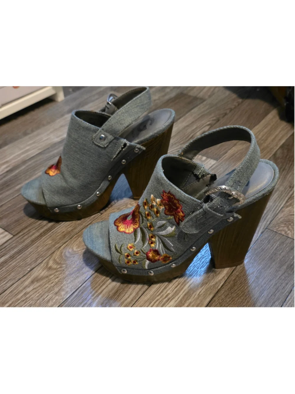 Women's Guess Denim Floral Platform Clog Heels Size 7 Blue Brown